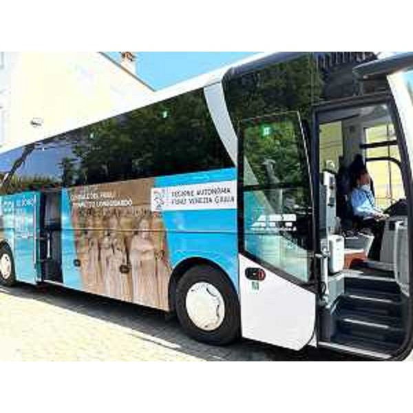 Presentato oggi a Cormons il nuovo servizio all'insegna della mobilità sostenibile ed intermodale "Hop on hop off Collio tour" - Presentato oggi a Cormons il nuovo servizio all'insegna della mobilità sostenibile ed intermodale "Hop on hop off Collio tour"