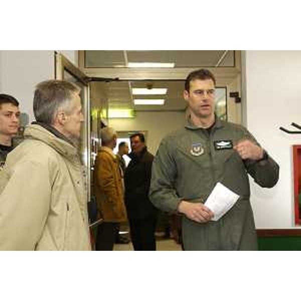 Riccardo Illy (Presidente Friuli Venezia Giulia) in visita alla Base aerea di Aviano. (Aviano 21/01/04)
