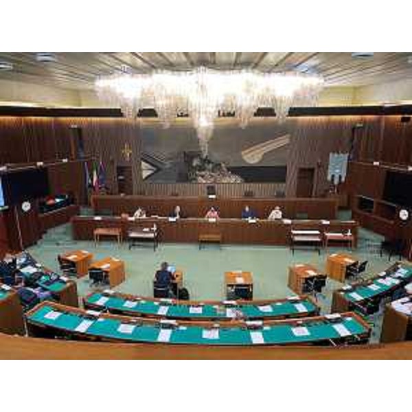 La IV Commissione riunita nell'aula consiliare - La IV Commissione riunita nell'aula consiliare