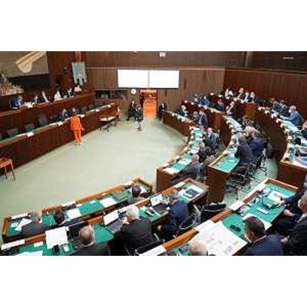 Una seduta del Consiglio regionale in una foto d'archivio - Una seduta del Consiglio regionale in una foto d'archivio