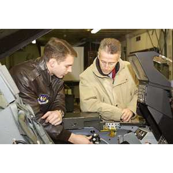 Riccardo Illy (Presidente Friuli Venezia Giulia) in visita alla Base aerea di Aviano. (Aviano 21/01/04)