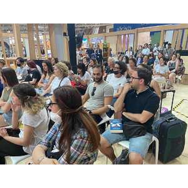 Il pubblico presente all'incontro di Galiano e Maggi - Il pubblico presente all'incontro di Galiano e Maggi 