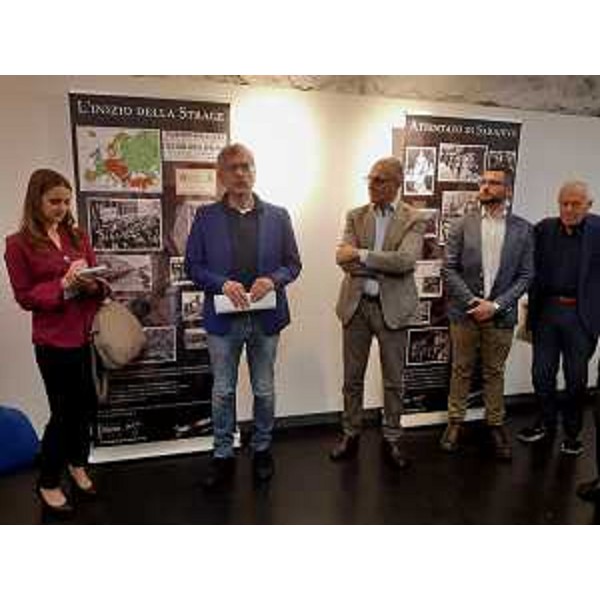 La presidenza del Cr Fvg a Cracovia, alla mostra fotografica "Memorie di uomini" - La presidenza del Cr Fvg a Cracovia, alla mostra fotografica "Memorie di uomini"