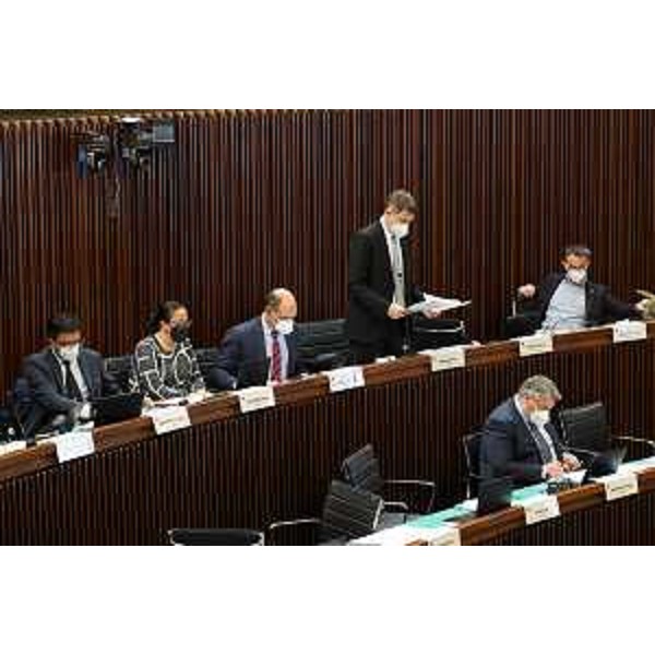 Il Gruppo consiliare del M5S durante una seduta in aula - Il Gruppo consiliare del M5S durante una seduta in aula