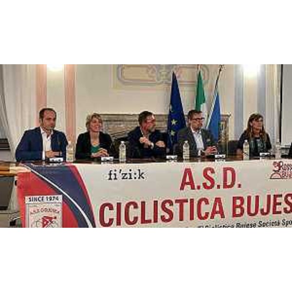 Lassessore regionale alle Finanze, Barbara Zilli, alla presentazione delle Pedalant di Gnot - Lassessore regionale alle Finanze, Barbara Zilli, alla presentazione delle Pedalant di Gnot