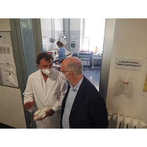 Un altro momento della visita del vicegovernatore Riccardo Riccardi all'Ospedale Maggiore di Trieste - Un altro momento della visita del vicegovernatore Riccardo Riccardi all'Ospedale Maggiore di Trieste