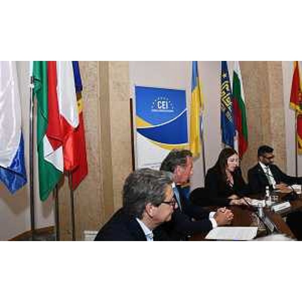 Lassessore regionale alla Difesa dellambiente, Fabio Scoccimarro, al convegno La transizione ecologica nei porti - Lassessore regionale alla Difesa dellambiente, Fabio Scoccimarro, al convegno La transizione ecologica nei porti