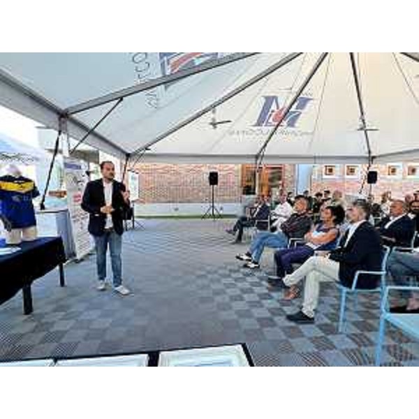 Il presidente del Cr Fvg, Piero Mauro Zanin, insieme al sindaco di Monfalcone, Anna Maria Cisint, e al consigliere Antonio Calligaris - Il presidente del Cr Fvg, Piero Mauro Zanin, insieme al sindaco di Monfalcone, Anna Maria Cisint, e al consigliere Antonio Calligaris