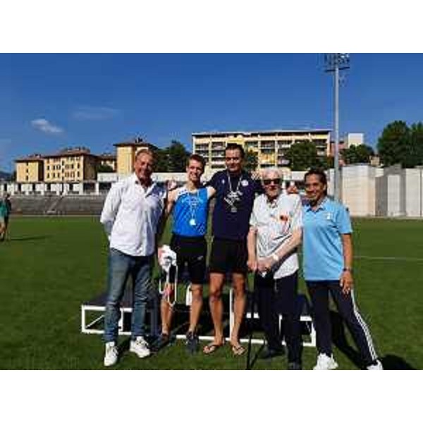 L'assessore regionale Scoccimarro alla premiazione - L'assessore regionale Scoccimarro alla premiazione