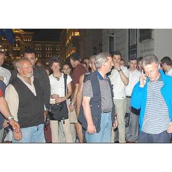 Festeggiamenti a Trieste per l'elezione di Riccardo Illy alle regionali del Friuli Venezia Giulia, 8 e 9 giugno 2003. (Trieste, 09/06/03)