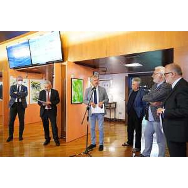 Il presidente del Consiglio regionale, Piero Mauro Zanin, presenta la mostra di Cesare Serafino - Il presidente del Consiglio regionale, Piero Mauro Zanin, presenta la mostra di Cesare Serafino