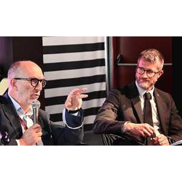 Il vicegovernatore con delega alla Salute del Friuli Venezia Giulia, Riccardo Riccardi, con il presidente dell'Istituto Maritain Luca Grion. - Il vicegovernatore con delega alla Salute del Friuli Venezia Giulia, Riccardo Riccardi, con il presidente dell'Istituto Maritain Luca Grion. 