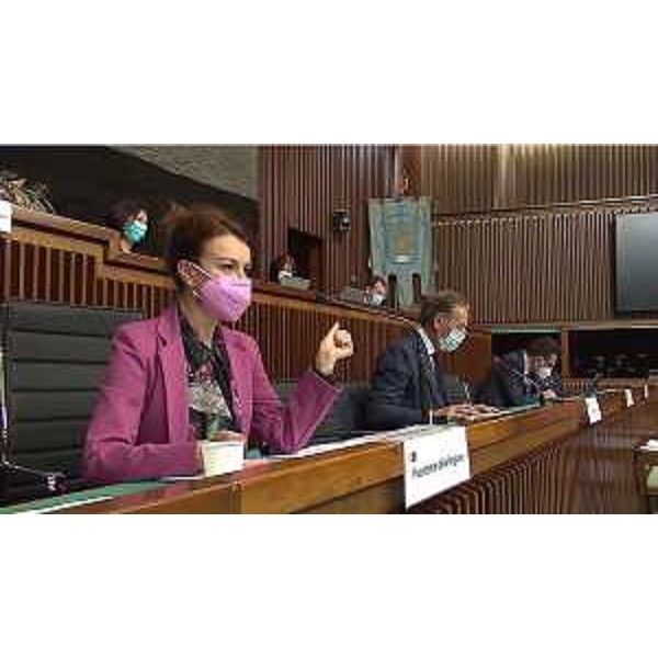 Mara Piccin (FI) accanto all'assessore alla Difesa dell'ambiente, Fabio Scoccimarro - Mara Piccin (FI) accanto all'assessore alla Difesa dell'ambiente, Fabio Scoccimarro