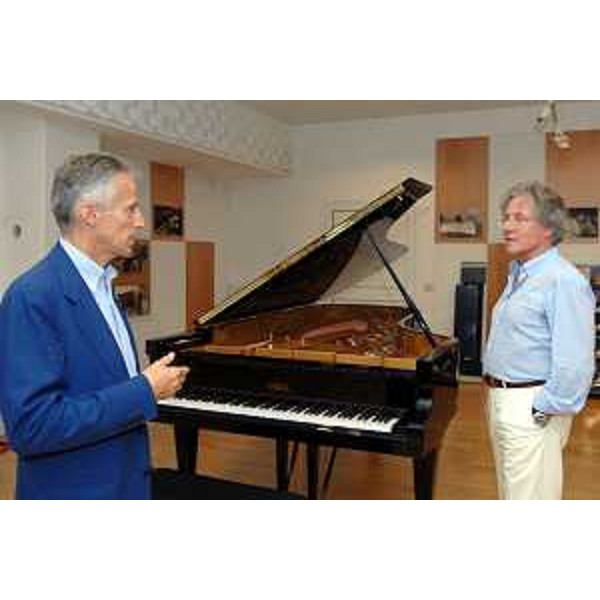 Riccardo Illy (Presidente Regione Friuli Venezia Giulia) visita la Fazioli Pianoforti di Sacile