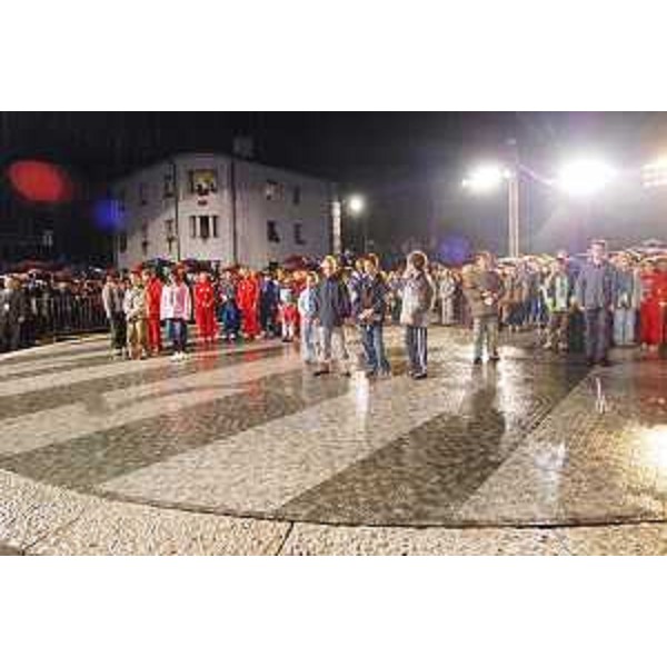 La cerimonia transalpina per l'ingresso della Slovenia nella Ue a Gorizia. (Gorizia 01/05/04)