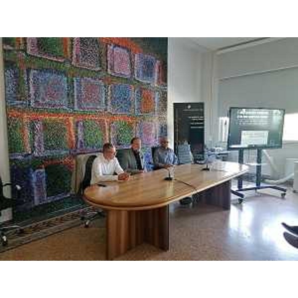 L'assessore regionale alle Risorse agroalimentari, forestali, ittiche e montagna, Stefano Zannier, nella sede della Scuola mosaicisti del Friuli a Spilimbergo, con il presidente della Scuola, Stefano Lovison e il presidente della Fondazione Agrifood & Bioeconomy Fvg, Claudio Filipuzzi. - L'assessore regionale alle Risorse agroalimentari, forestali, ittiche e montagna, Stefano Zannier, nella sede della Scuola mosaicisti del Friuli a Spilimbergo, con il presidente della Scuola, Stefano Lovison e il presidente della Fondazione Agrifood & Bioeconomy Fvg, Claudio Filipuzzi. 