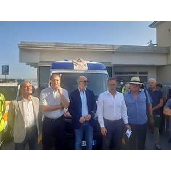 Al centro della foto il vicegovernatore Riccardi, alla sua sinistra il sindaco di Muggia Paolo Polidori - Al centro della foto il vicegovernatore Riccardi, alla sua sinistra il sindaco di Muggia Paolo Polidori