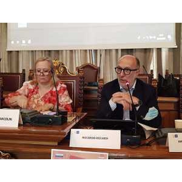 Il vicegovernatore Riccardo Riccardi alla presentazione del report con Dusy Marcolin - Il vicegovernatore Riccardo Riccardi alla presentazione del report con Dusy Marcolin 