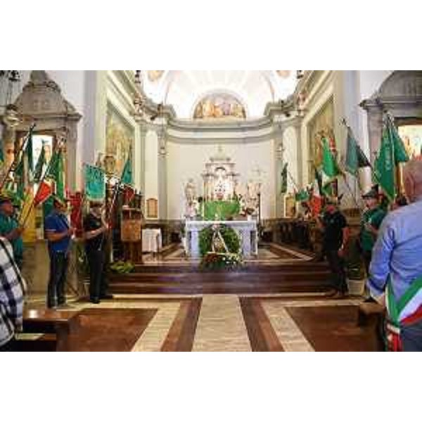 La messa celebrata nella chiesa di Cercivento dall cappellano militare Don Albino D'Orlando - La messa celebrata nella chiesa di Cercivento dall cappellano militare Don Albino D'Orlando