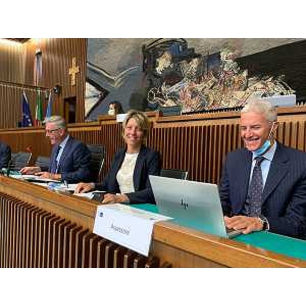 L'assessore regionale alle Finanze Barbara Zilli durante la seduta di I Commissione integrata svoltasi a Trieste - L'assessore regionale alle Finanze Barbara Zilli durante la seduta di I Commissione integrata svoltasi a Trieste