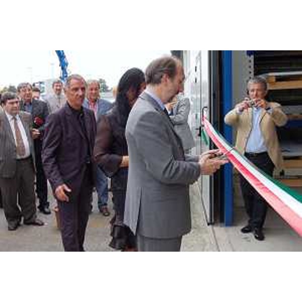 Riccardo Riccardi (Assessore regionale Pianificazione territoriale, Energia, Mobilità e Infrastrutture Trasporto) all'inaugurazione del capannone e dello show room della Metalest di San Giovanni al Natisone. (San Giovanni al Natisone 24/05/08)