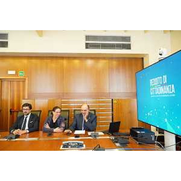 I consiglieri regionali M5S durante la conferenza stampa - I consiglieri regionali M5S durante la conferenza stampa