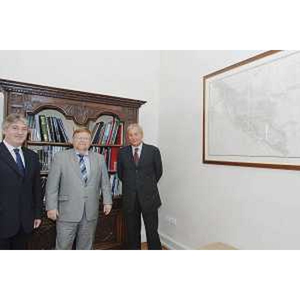 Renzo Tondo (Presidente Friuli Venezia Giulia) con Daniel Weygandt (Console generale Stati Uniti, Milano) e l'on. Roberto Antonione nella sede della Regione a Trieste. (Trieste 26/05/08)