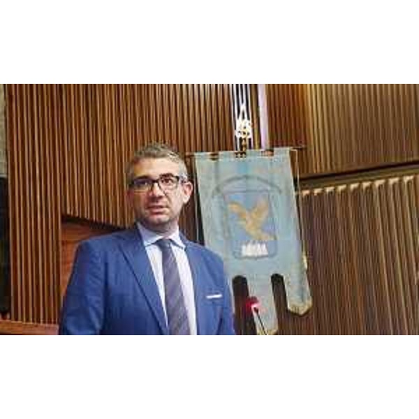 Lassessore regionale alle Autonomie locali e Funzione pubblica Pierpaolo Roberti - Lassessore regionale alle Autonomie locali e Funzione pubblica Pierpaolo Roberti 