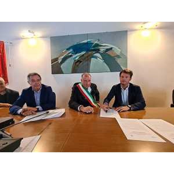 L'assessore Pizzimenti e a destra il sindaco di Motegliano Roberto Zuliani e il presidente di Fvg Strade Raffaele Fantelli - L'assessore Pizzimenti e a destra il sindaco di Motegliano Roberto Zuliani e il presidente di Fvg Strade Raffaele Fantelli