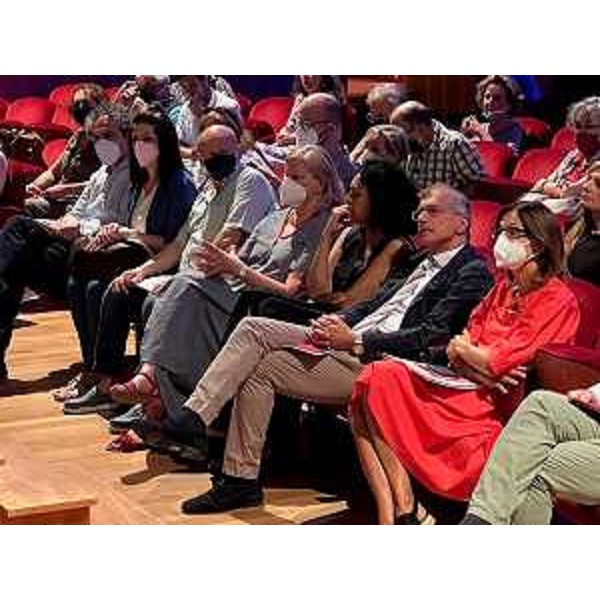 Il presidente del Cr Fvg, Piero Mauro Zanin, durante la presentazione - Il presidente del Cr Fvg, Piero Mauro Zanin, durante la presentazione