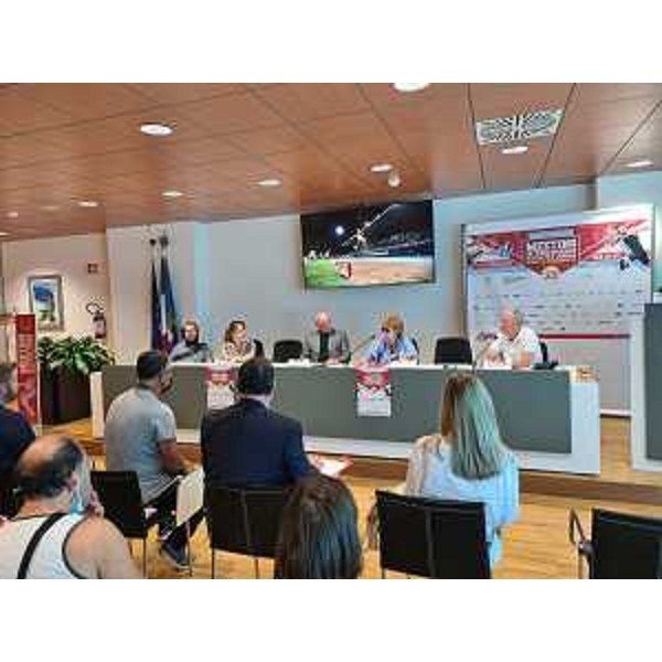 Un momento della presentazione del meeting di atletica "Sport e solidarietà" 2022 - Un momento della presentazione del meeting di atletica "Sport e solidarietà" 2022 