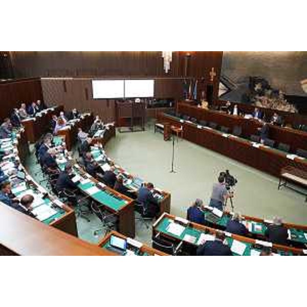 Un momento dei lavori del Consiglio regionale - Un momento dei lavori del Consiglio regionale