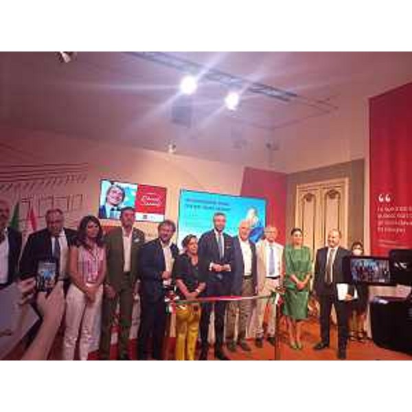 L'inaugurazione del Media Center Sassoli con, tra gli altri, il presidente del Cr Fvg, Piero Mauro Zanin - L'inaugurazione del Media Center Sassoli con, tra gli altri, il presidente del Cr Fvg, Piero Mauro Zanin