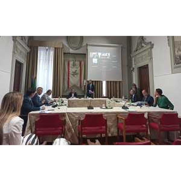 Un momento del dibattito a Firenze, nella sede del Consiglio regionale della Toscana - Un momento del dibattito a Firenze, nella sede del Consiglio regionale della Toscana