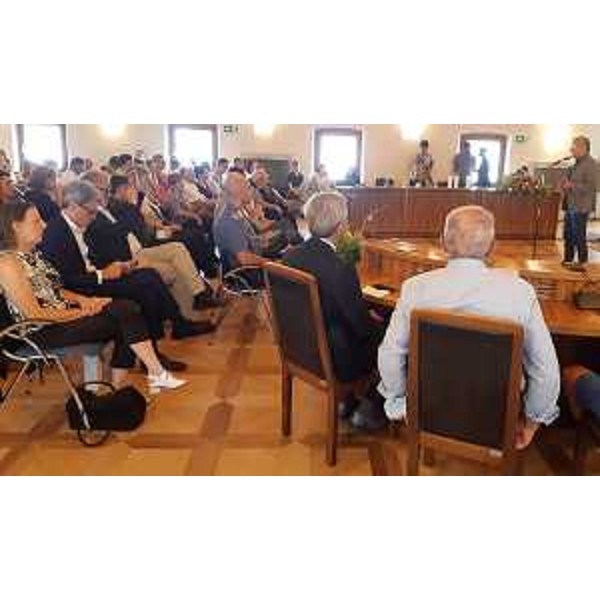 Il presidente Zanin e i consiglieri regionali mentre seguono l'incontro - Il presidente Zanin e i consiglieri regionali mentre seguono l'incontro