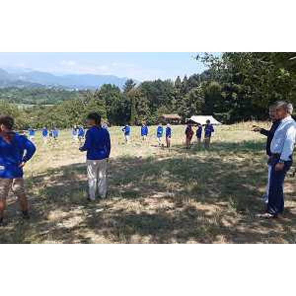 Il presidente del Consiglio regionale, Piero Mauro Zanin, durante la visita del campo scout a Montegnacco di Cassacco con Luigi Deciani - Il presidente del Consiglio regionale, Piero Mauro Zanin, durante la visita del campo scout a Montegnacco di Cassacco con Luigi Deciani