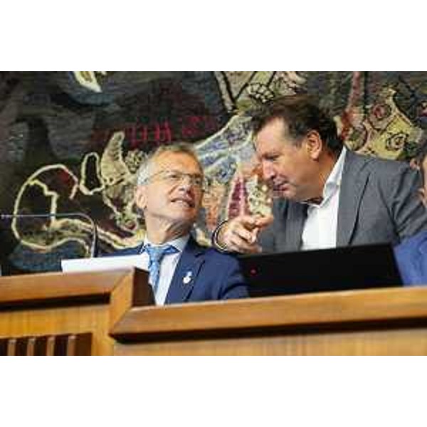 Il presidente del Cr Fvg, Piero Mauro Zanin, ed Enzo Marsilio (Pd) - Il presidente del Cr Fvg, Piero Mauro Zanin, ed Enzo Marsilio (Pd)