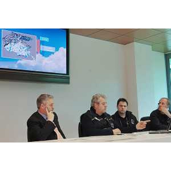 Vanni Lenna (Assessore regionale Protezione civile) in conferenza stampa presenta le giornate di esercitazione di protezione civile, 6-7-8 giugno in FVG. (Udine 03/06/08)