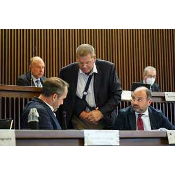 Marko Pisani (Ssk) tra Cristiano Shaurli e Diego Moretti(Pd) - Marko Pisani (Ssk) tra Cristiano Shaurli e Diego Moretti(Pd)