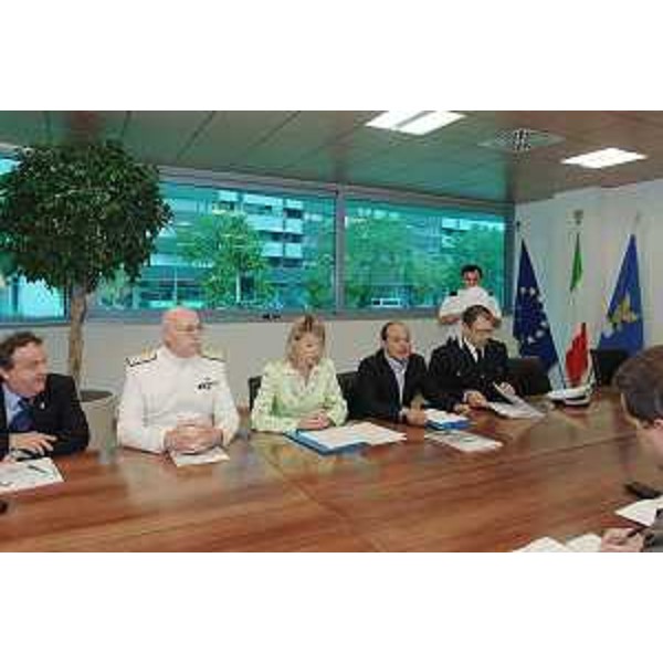 Federica Seganti (Assessore regionale Autonomie locali) alla presentazione della convenzione siglata tra la Capitaneria di Porto e il Comune di Lignano Sabbiadoro. (Udine 05/06/08) 
