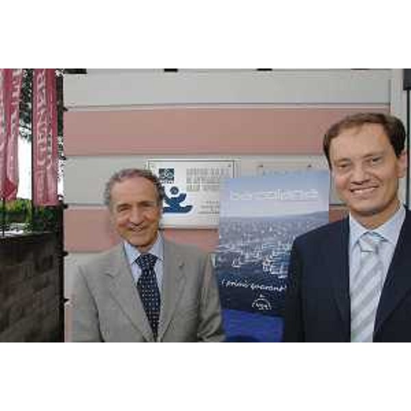 Gastone Novelli (Presidente Società Velica Barcola-Grignano) e Luca Ciriani (Vicepresidente FVG e Assessore regionale Attività produttive) alla presentazione ufficiale della 40.a Barcolana, la regata velica più affollata d'Europa, nella sede della Società Barcola-Grignano a Trieste. (Trieste 05/06/08)