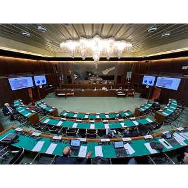 La II Commissione riunita nell'aula consiliare - La II Commissione riunita nell'aula consiliare