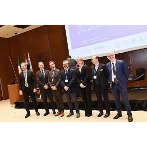 Gli organizzatori e i partener istituzionali della conferenza Hydrogen Ecosystem North Adriatic 2022 - Gli organizzatori e i partener istituzionali della conferenza Hydrogen Ecosystem North Adriatic 2022