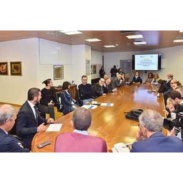 Un momento dell'incontro nel palazzo della Regione di via Sabbadini a Udine - Un momento dell'incontro nel palazzo della Regione di via Sabbadini a Udine