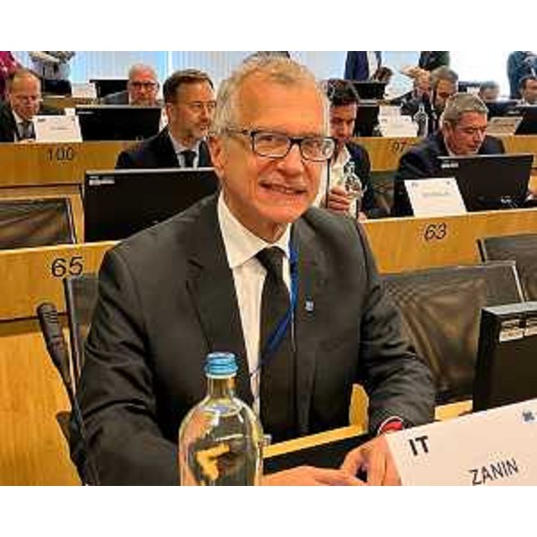 Piero Mauro Zanin nel corso della riunione della commissione Civex a Bruxelles - Piero Mauro Zanin nel corso della riunione della commissione Civex a Bruxelles