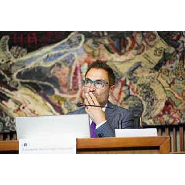 Il vicepresidente del Cr Fvg, Stefano Mazzolini, mentre presiede l'aula - Il vicepresidente del Cr Fvg, Stefano Mazzolini, mentre presiede l'aula