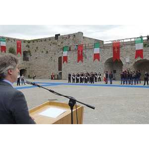Renzo Tondo (Presidente Friuli Venezia Giulia) interviene alla cerimonia per il 146° anniversario della nascita del Corpo della Polizia municipale di Trieste, nel Cortile delle Milizie del Castello di San Giusto. (Trieste 13/06/08)