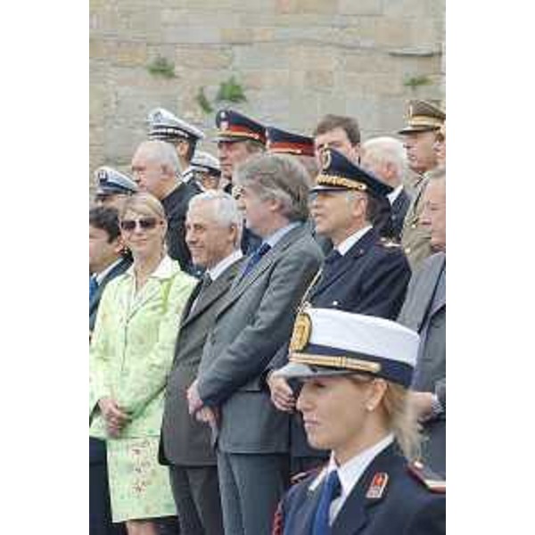 Renzo Tondo (Presidente Friuli Venezia Giulia) e Federica Seganti (Assessore regionale Autonomie locali) alla cerimonia per il 146° anniversario della nascita del Corpo della Polizia municipale di Trieste, nel Cortile delle Milizie del Castello di San Giusto. (Trieste 13/06/08)