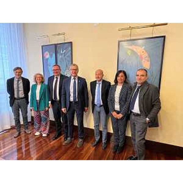 Il presidente del Cr Fvg, Piero Mauro Zanin, con il Coordinamento nazionale Difensori civici - Il presidente del Cr Fvg, Piero Mauro Zanin, con il Coordinamento nazionale Difensori civici
