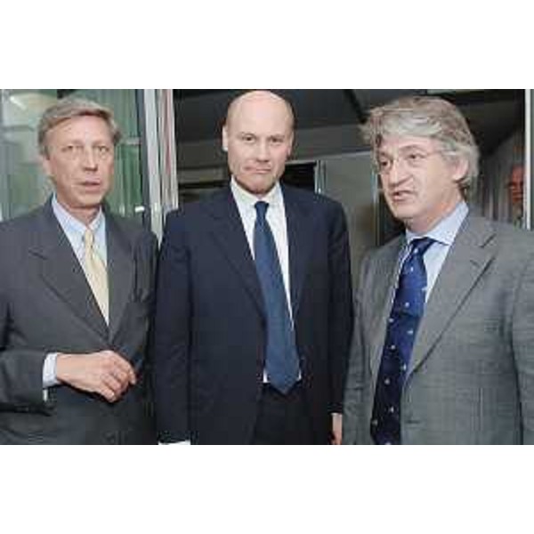 Giorgio Venier Romano (Consigliere regionale), Federico Vecchioni (Presidente Confagricoltura) e Renzo Tondo (Presidente Friuli Venezia Giulia) al Convegno "Emergenza alimentare: OGM sì o no?", alla Sala Baroncini delle Assicurazioni Generali di Trieste. (Trieste 13/06/08)
